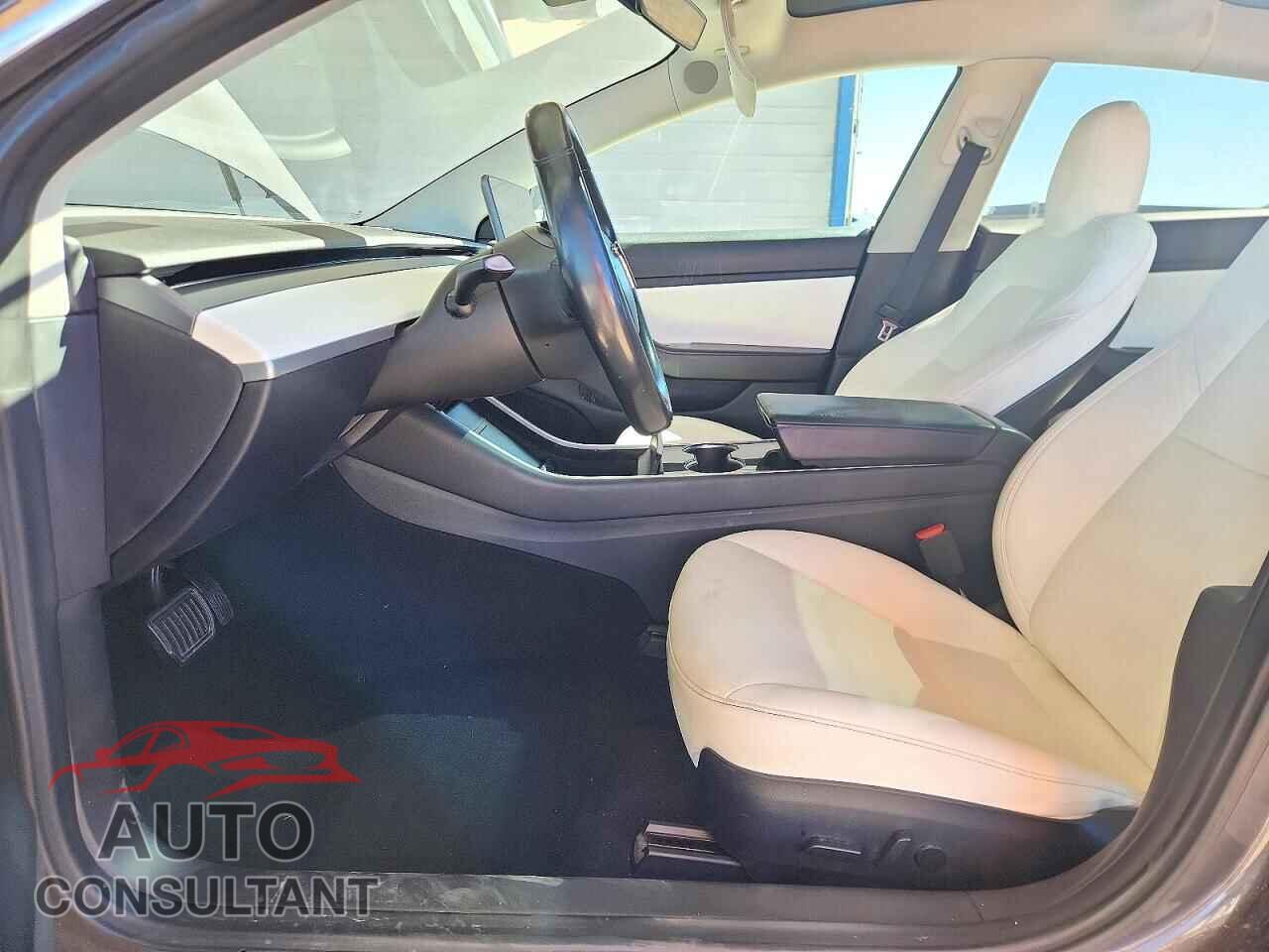 TESLA MODEL 3 2018 - 5YJ3E1EA8JF165562