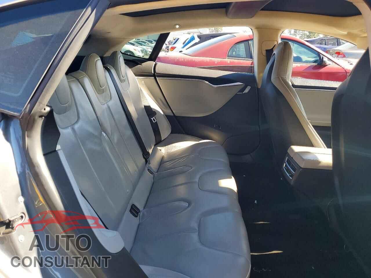 TESLA MODEL S 2013 - 5YJSA1CP8DFP14731