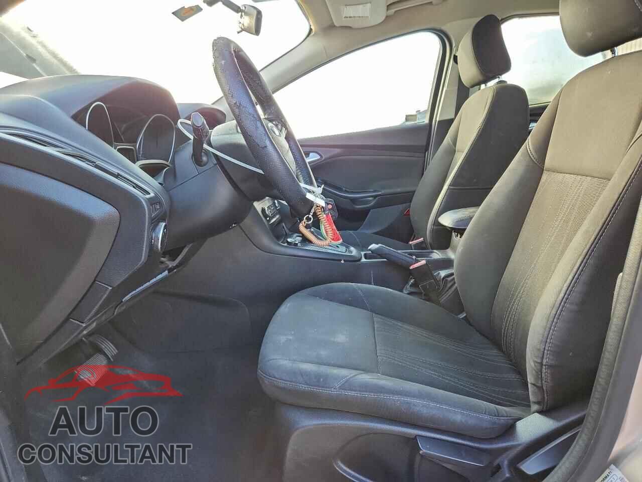 FORD FOCUS 2017 - 1FADP3F23HL205092