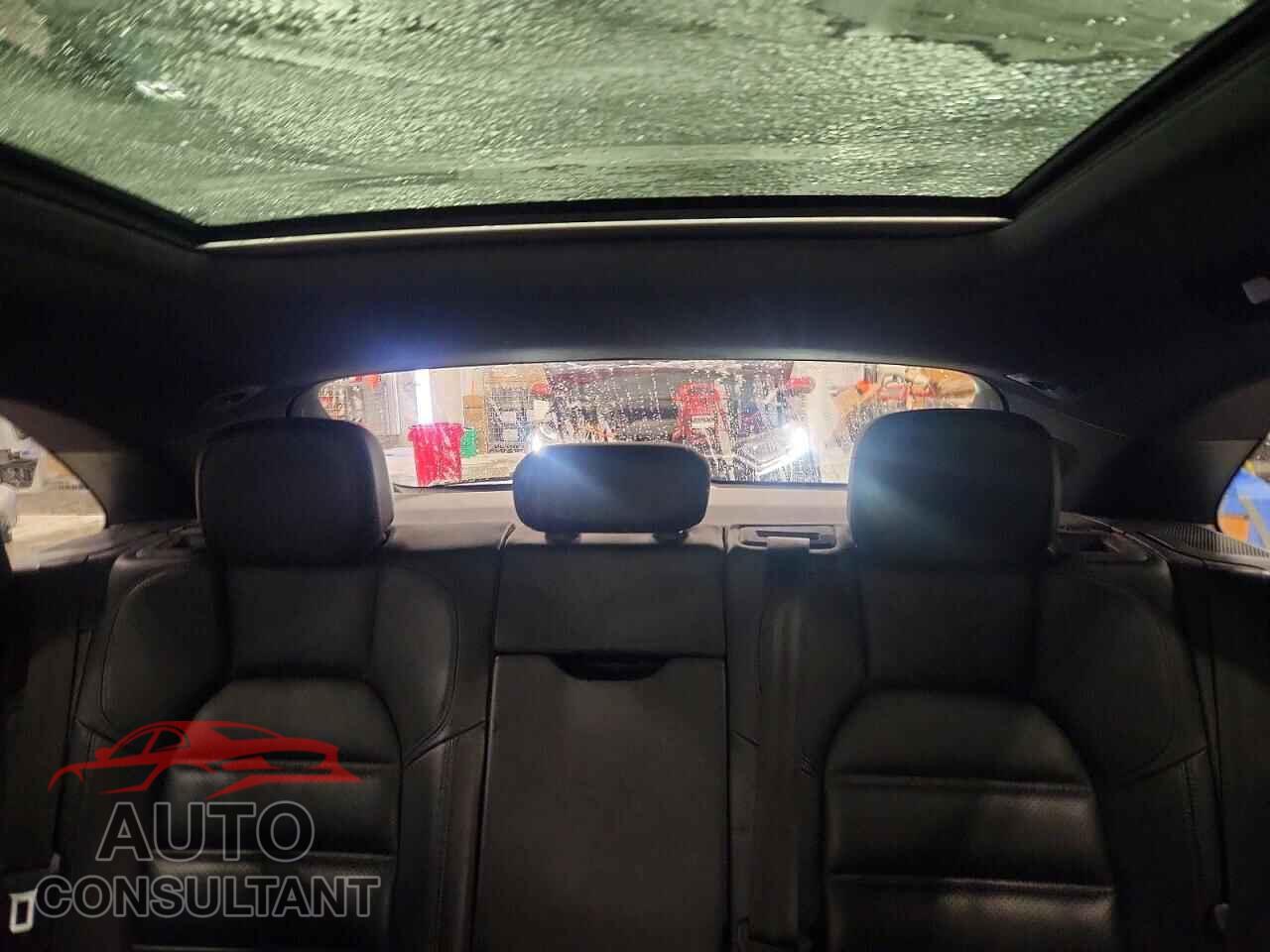 PORSCHE MACAN 2015 - WP1AB2A58FLB66146