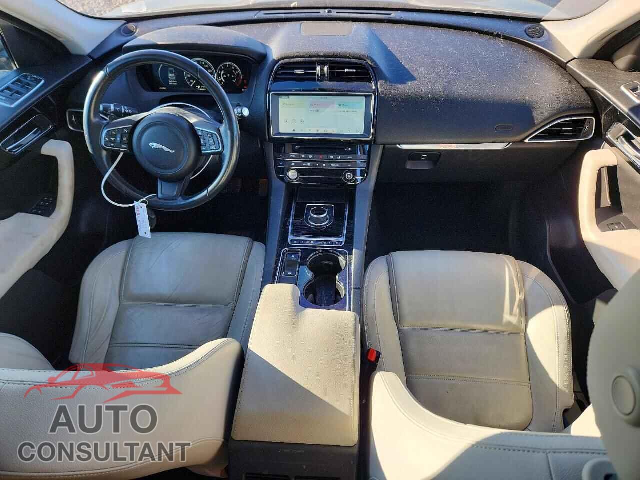 JAGUAR F-PACE 2017 - SADCK2BV5HA881493