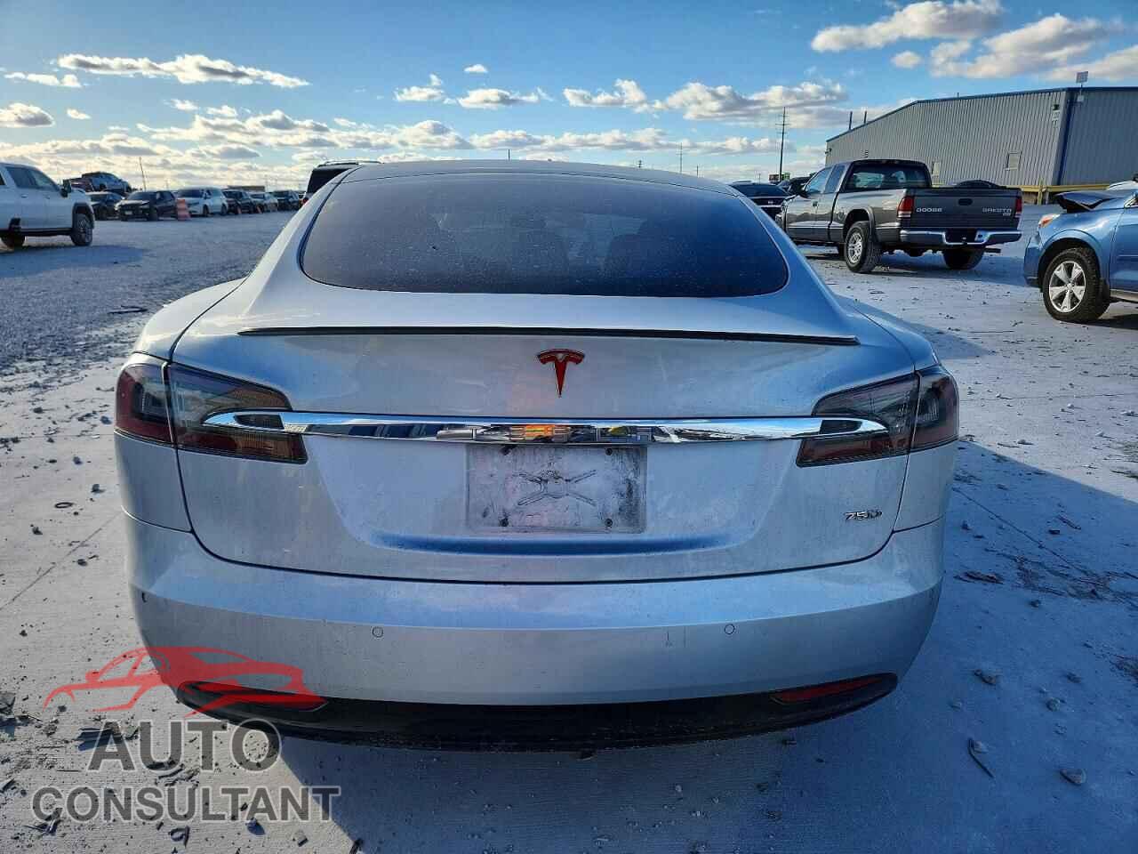 TESLA MODEL S 2018 - 5YJSA1E20JF269995
