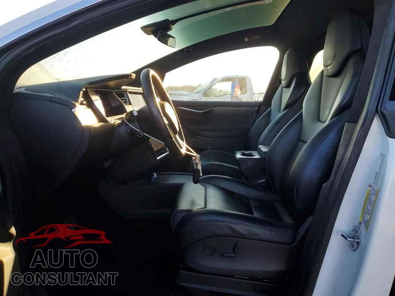 TESLA MODEL X 2017 - 5YJXCAE23HF067825