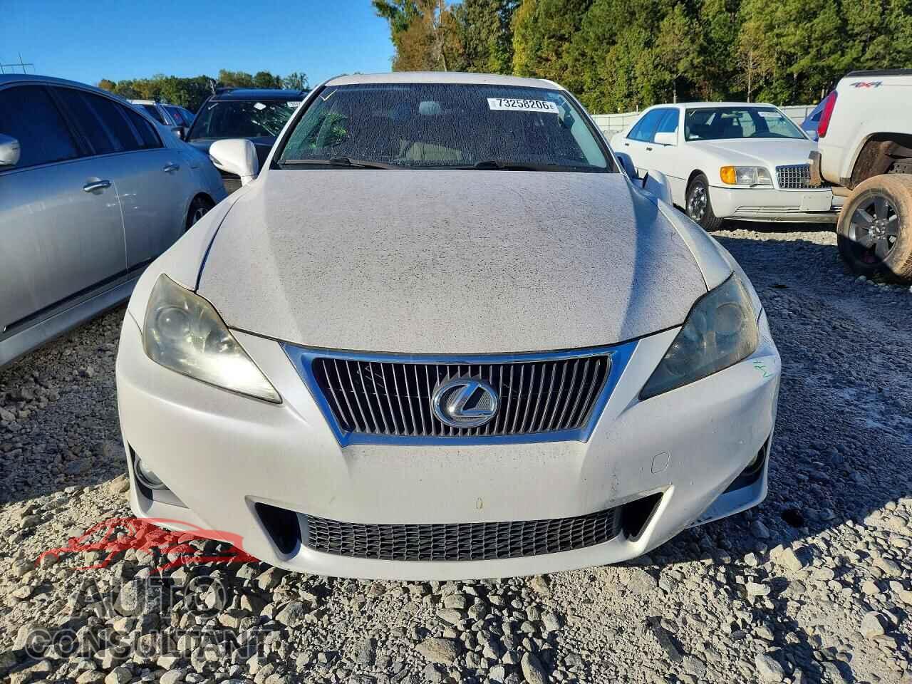 LEXUS IS 2011 - JTHBF5C21B5152990