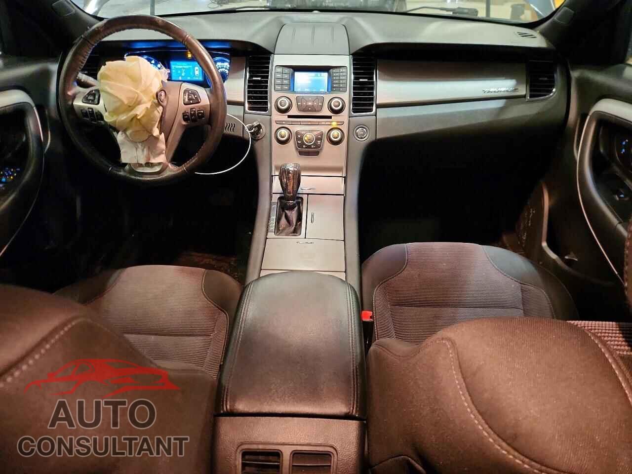 FORD TAURUS 2017 - 1FAHP2E89HG135205