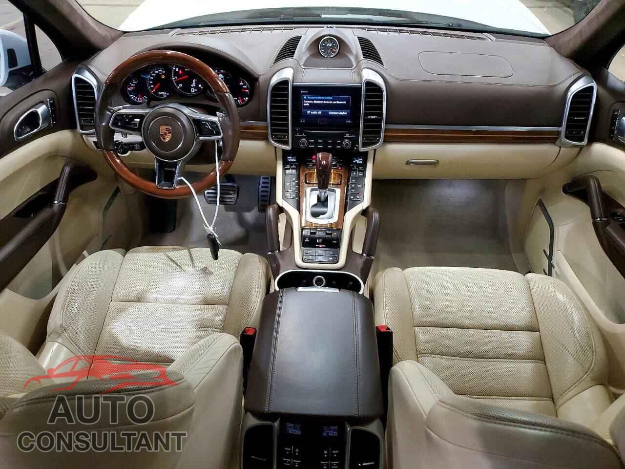 PORSCHE CAYENNE 2017 - WP1AC2A25HLA97213