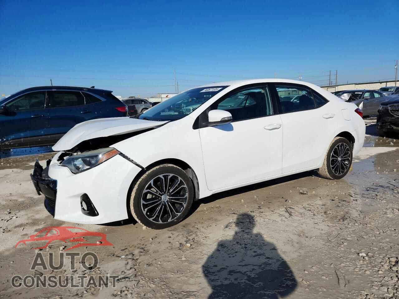 TOYOTA COROLLA 2015 - 5YFBURHE9FP360965