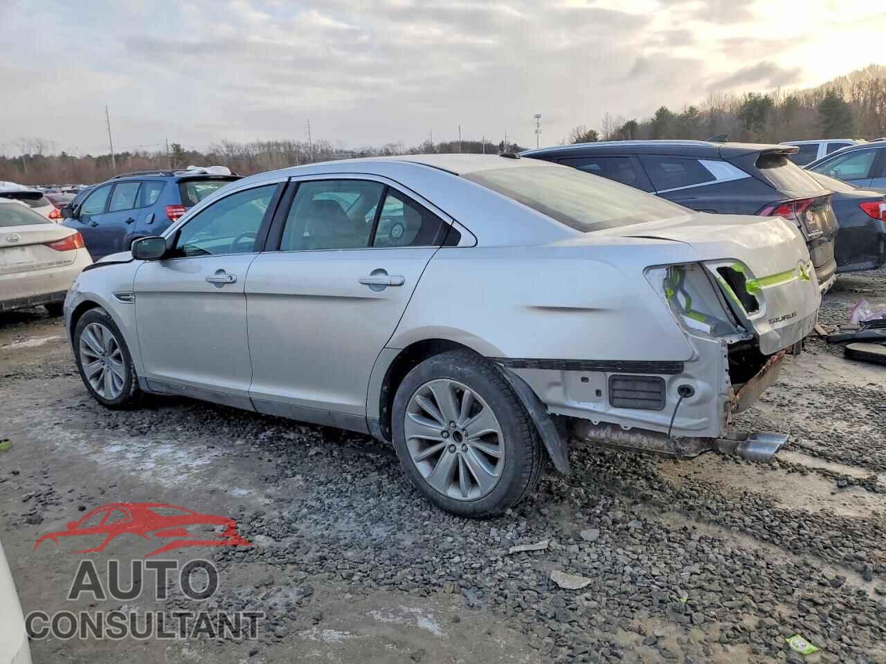 FORD TAURUS 2011 - 1FAHP2FW7BG180664
