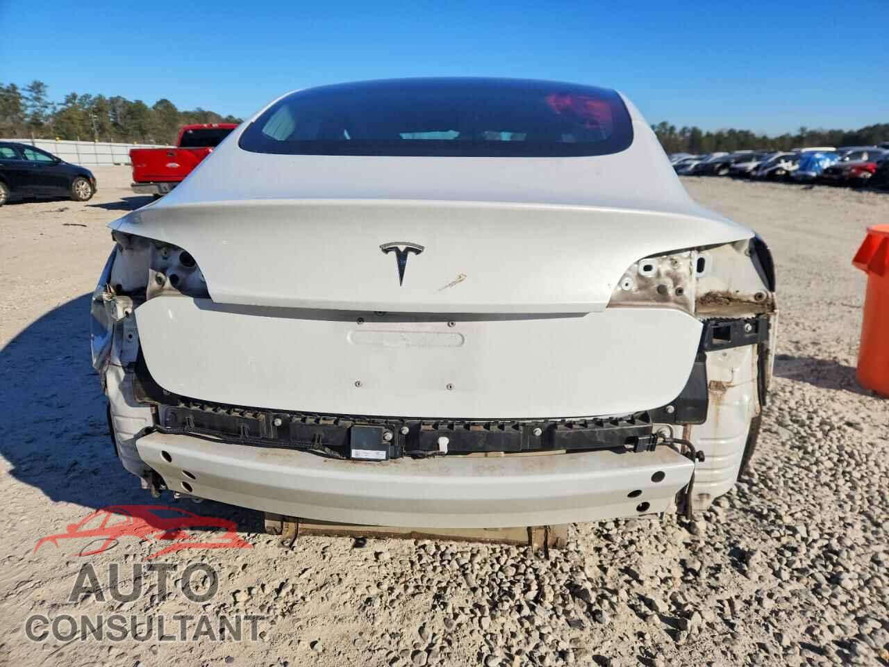 TESLA MODEL 3 2018 - 5YJ3E1EA5JF057710