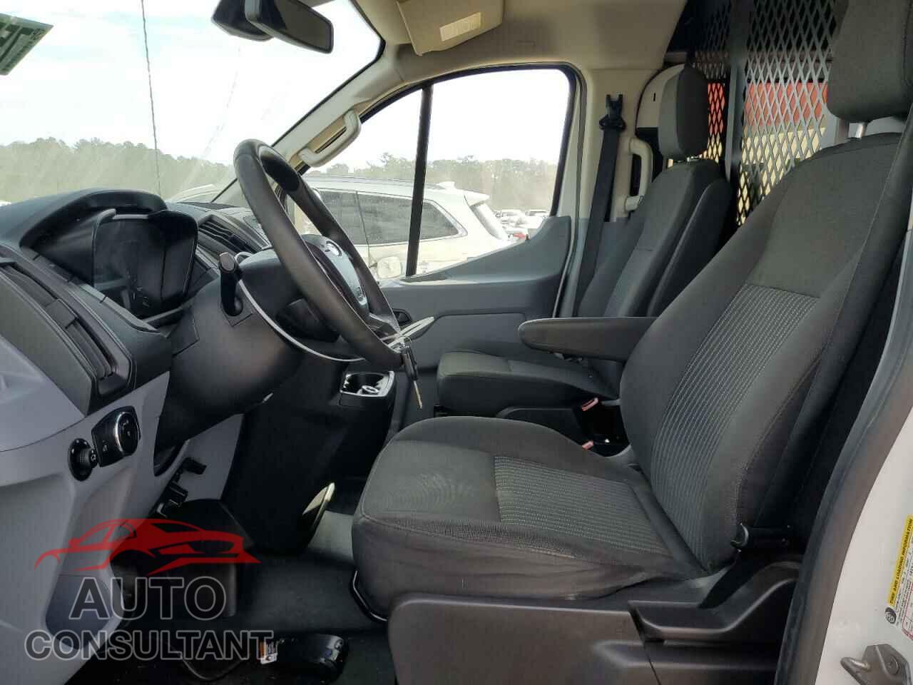 FORD TRANSIT 2018 - 1FTYR1YM5JKA46757