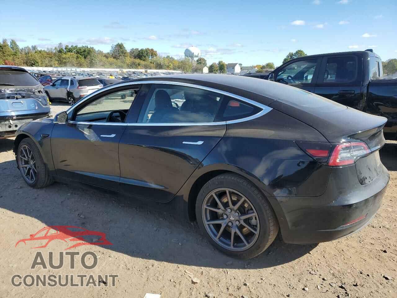 TESLA MODEL 3 2018 - 5YJ3E1EB0JF093961