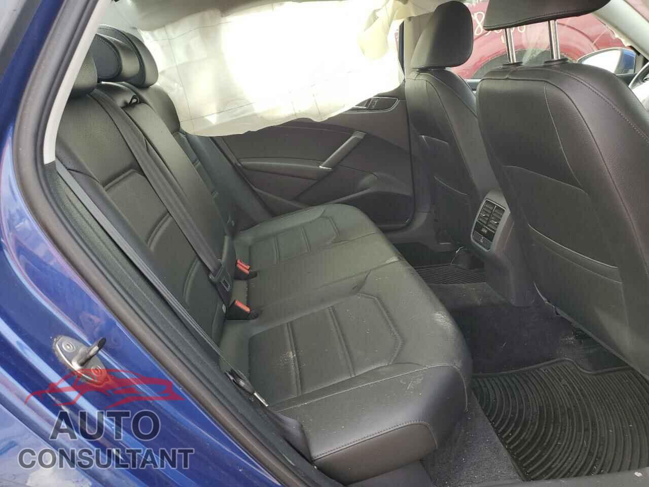 VOLKSWAGEN PASSAT 2017 - 1VWBT7A30HC005904