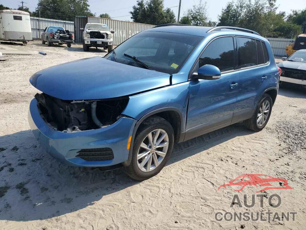 VOLKSWAGEN TIGUAN 2017 - WVGAV7AX5HK050141