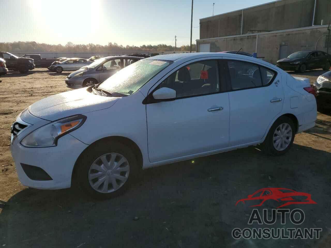 NISSAN VERSA 2018 - 3N1CN7AP4JL828675