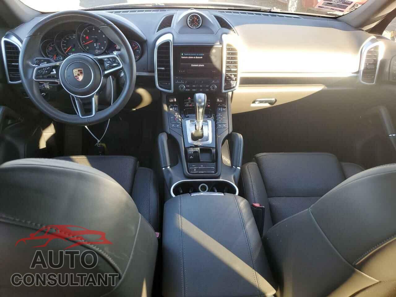 PORSCHE CAYENNE 2018 - WP1AA2A29JKA03559