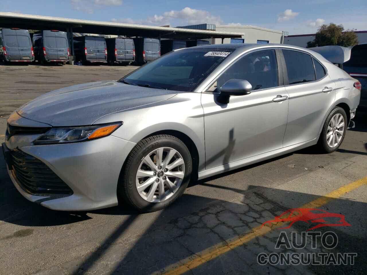 TOYOTA CAMRY 2018 - 4T1B11HK3JU105638
