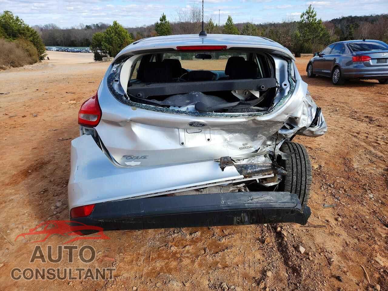 FORD FOCUS SE 2016 - 1FADP3K28GL224693