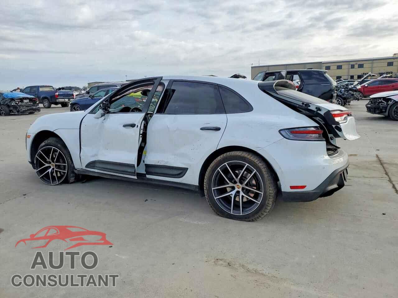 PORSCHE MACAN 2022 - WP1AA2A59NLB04434
