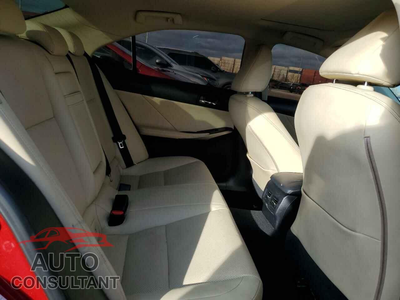 LEXUS IS 2015 - JTHCF1D26F5017781