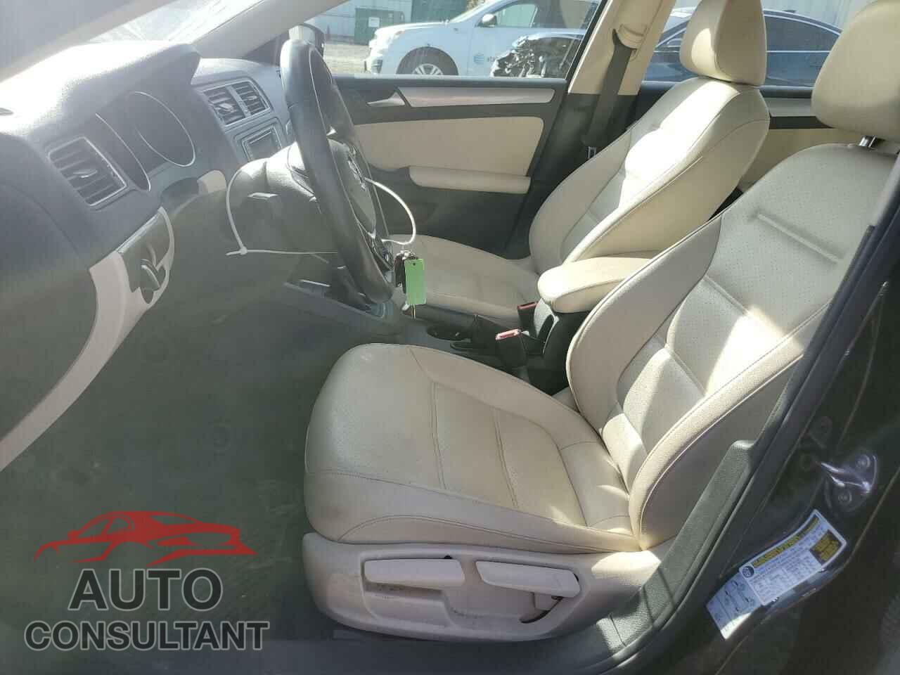 VOLKSWAGEN JETTA 2018 - 3VWB67AJ9JM242000