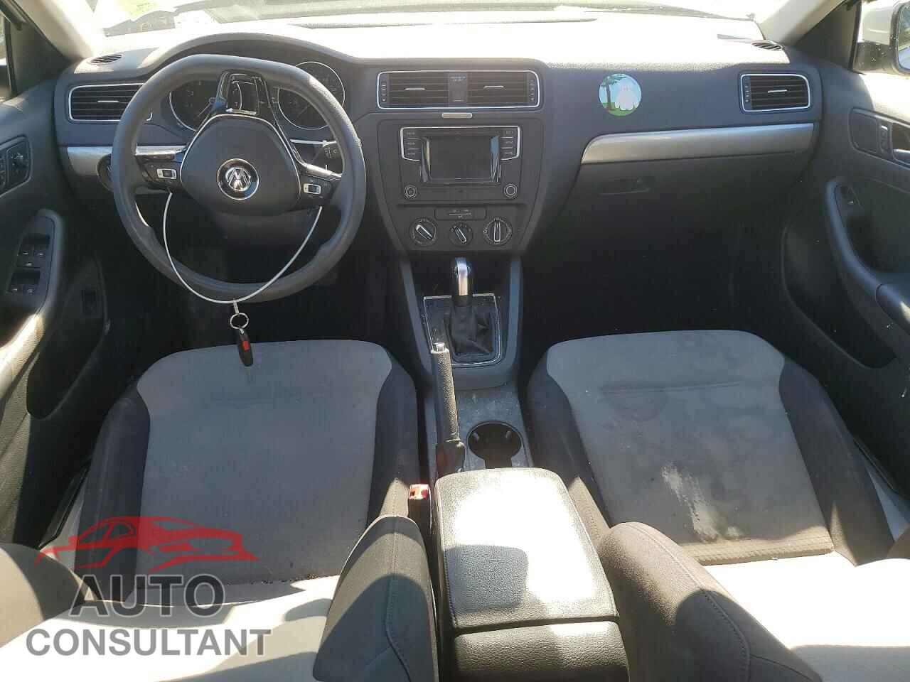 VOLKSWAGEN JETTA 2017 - 3VW2B7AJ2HM258917
