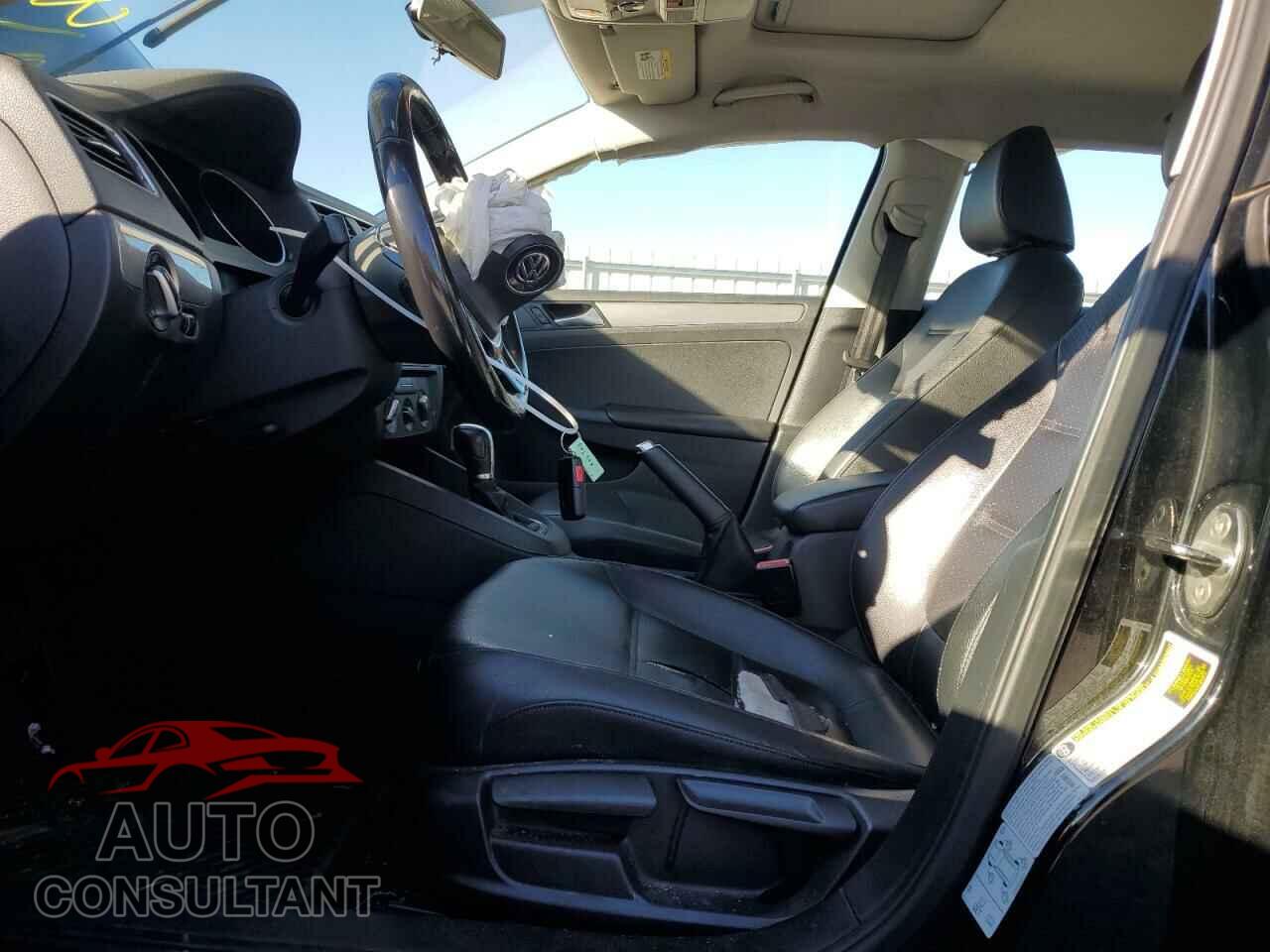 VOLKSWAGEN JETTA 2017 - 3VWDB7AJ2HM245075