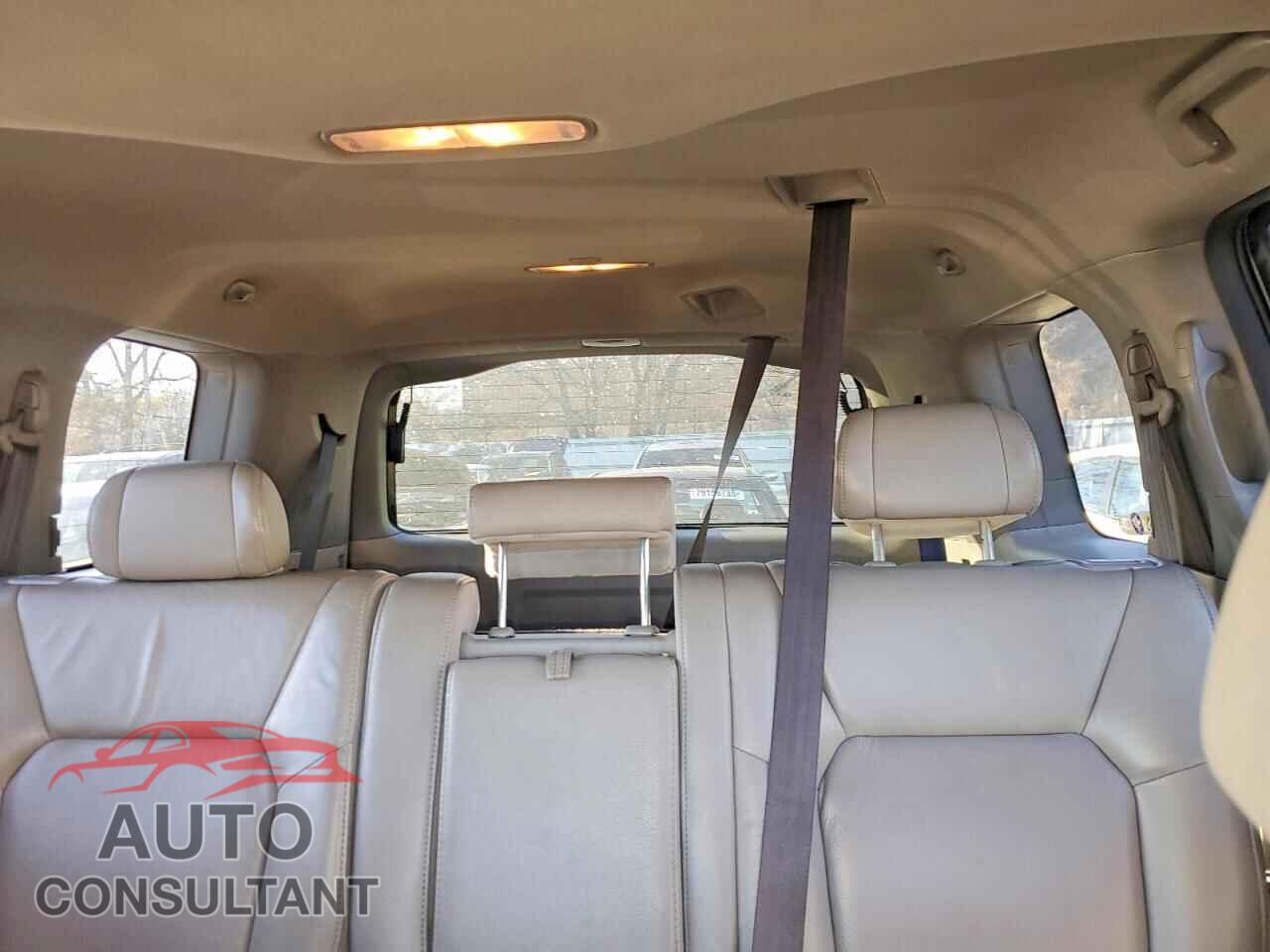 HONDA PILOT 2011 - 5FNYF4H58BB039089