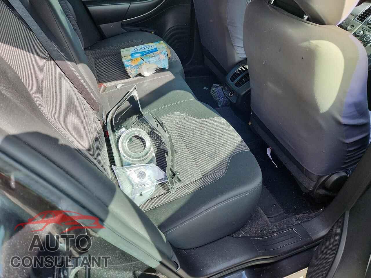 FORD TAURUS 2017 - 1FAHP2E84HG146077