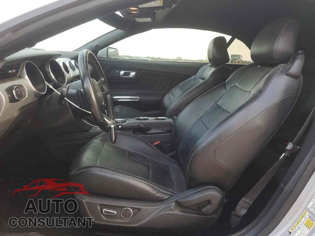 FORD MUSTANG 2019 - 1FATP8UH2K5149447