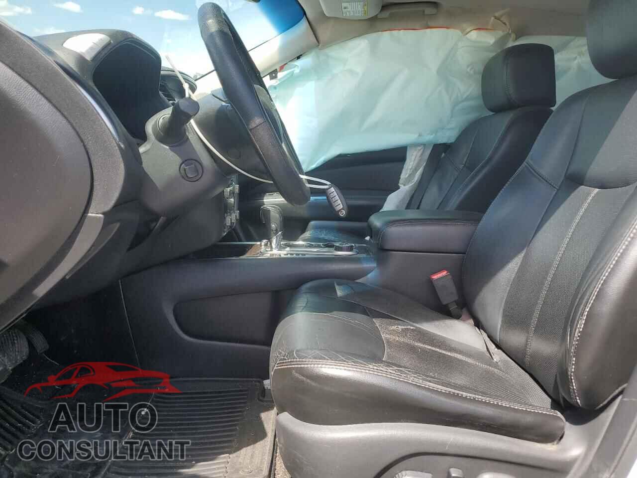 NISSAN PATHFINDER 2014 - 5N1AR2MM2EC661632
