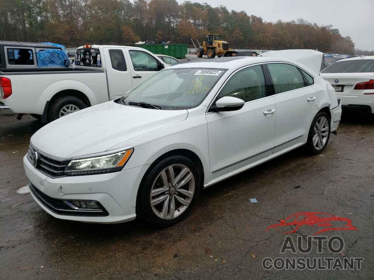 VOLKSWAGEN PASSAT 2017 - 1VWGT7A33HC047215