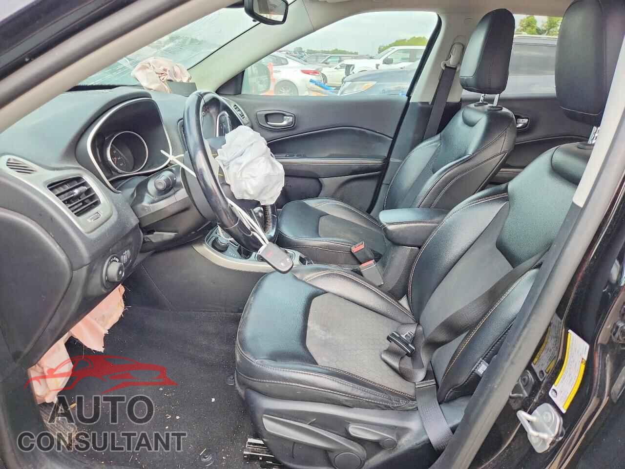 JEEP COMPASS 2019 - 3C4NJDBB8KT596828