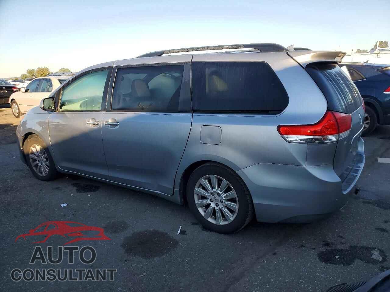 TOYOTA SIENNA 2012 - 5TDYK3DC5CS200263