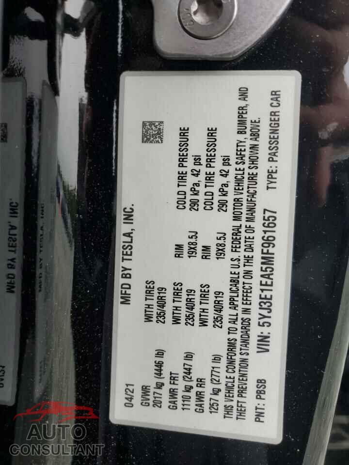 TESLA MODEL 3 2021 - 5YJ3E1EA5MF961657