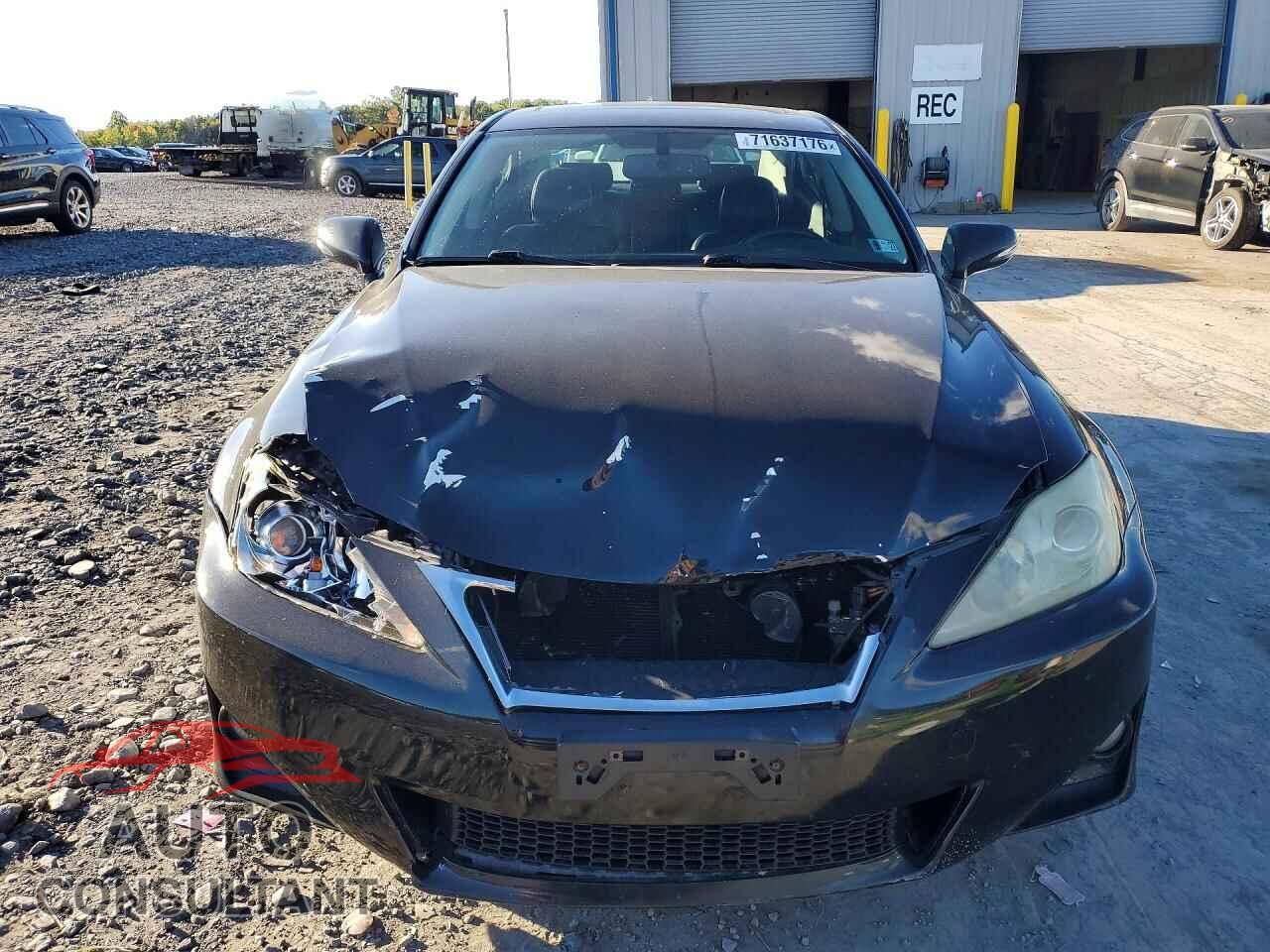 LEXUS IS 2011 - JTHCF5C24B5048126