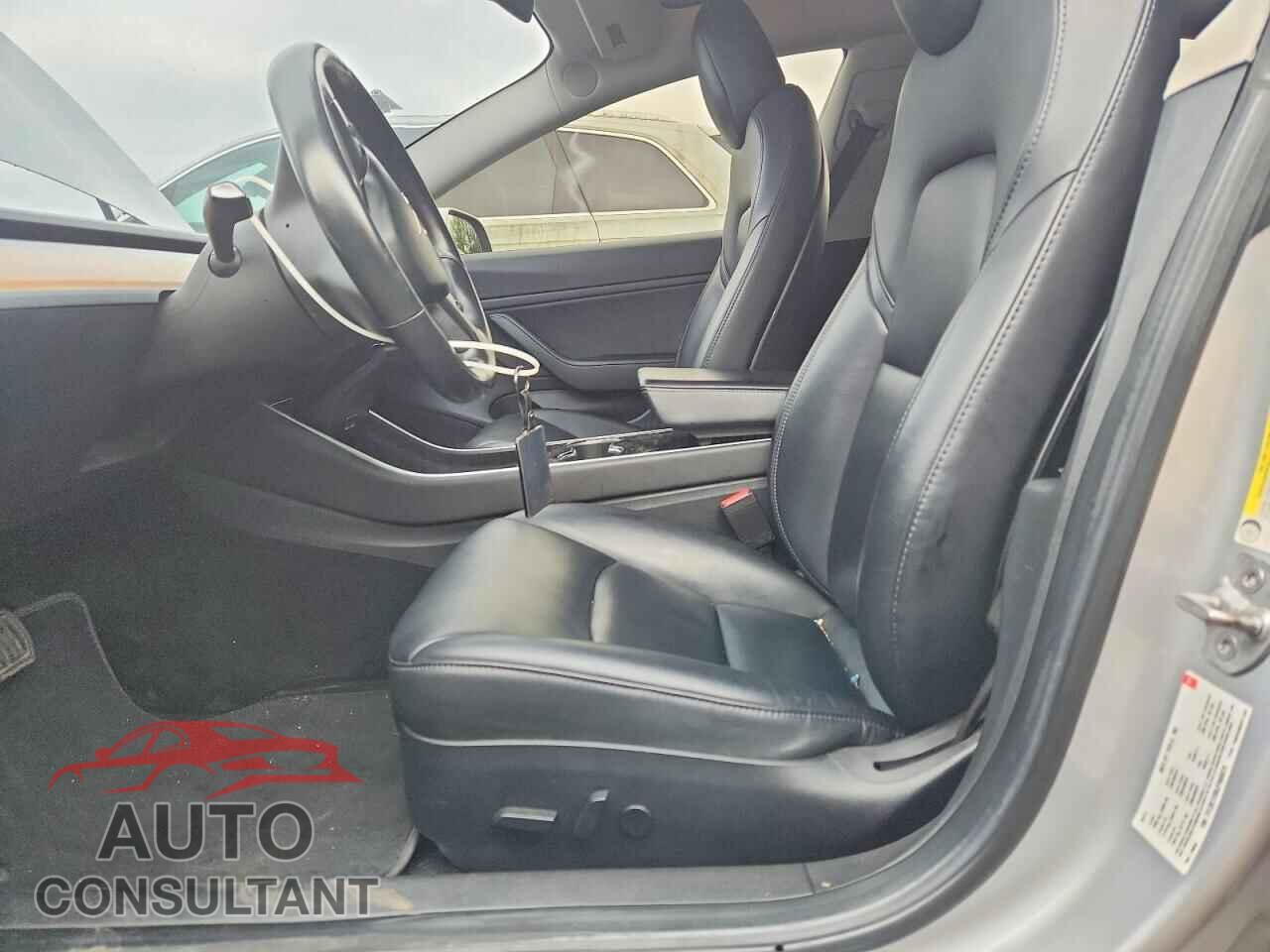 TESLA MODEL 3 2018 - 5YJ3E1EB0JF065075