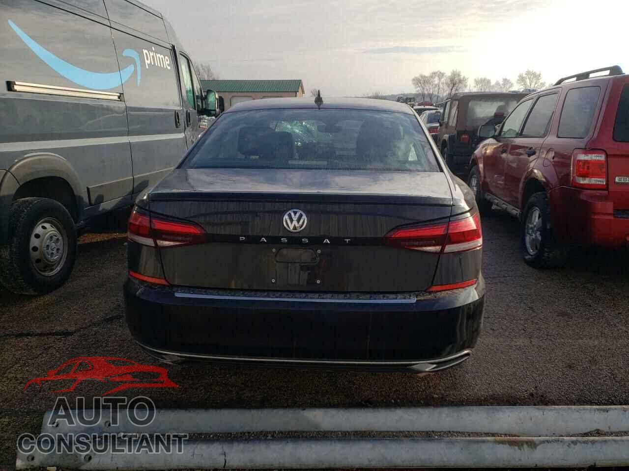 VOLKSWAGEN PASSAT 2021 - 1VWSA7A37MC018455