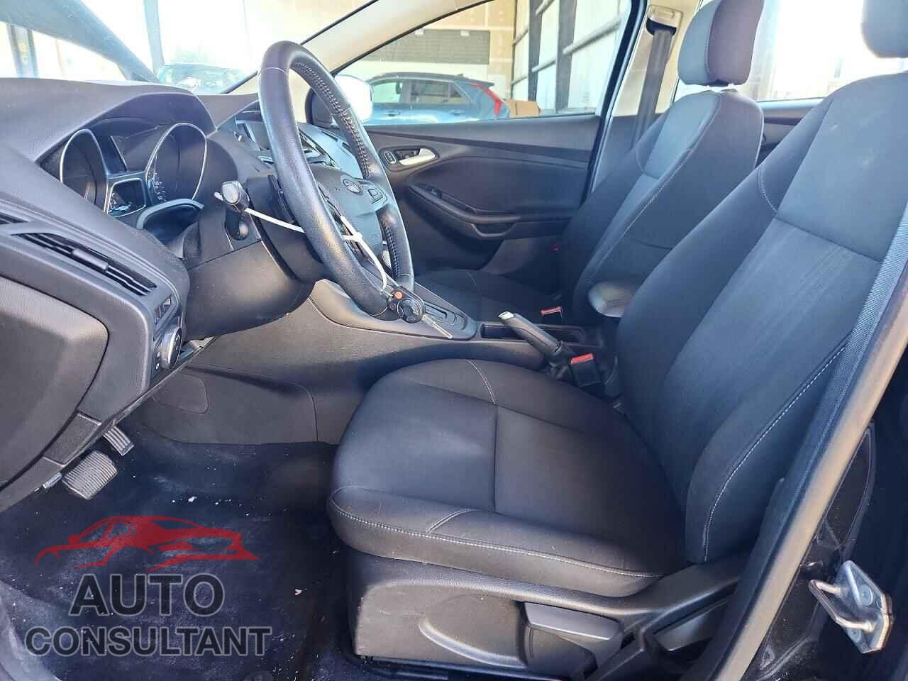 FORD FOCUS 2015 - 1FADP3F22FL364117