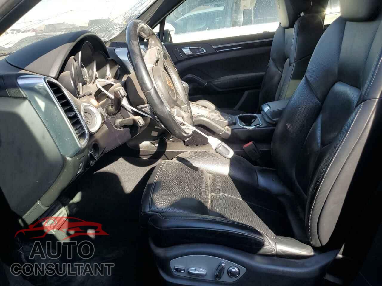 PORSCHE CAYENNE 2018 - WP1AA2A21JKA02566