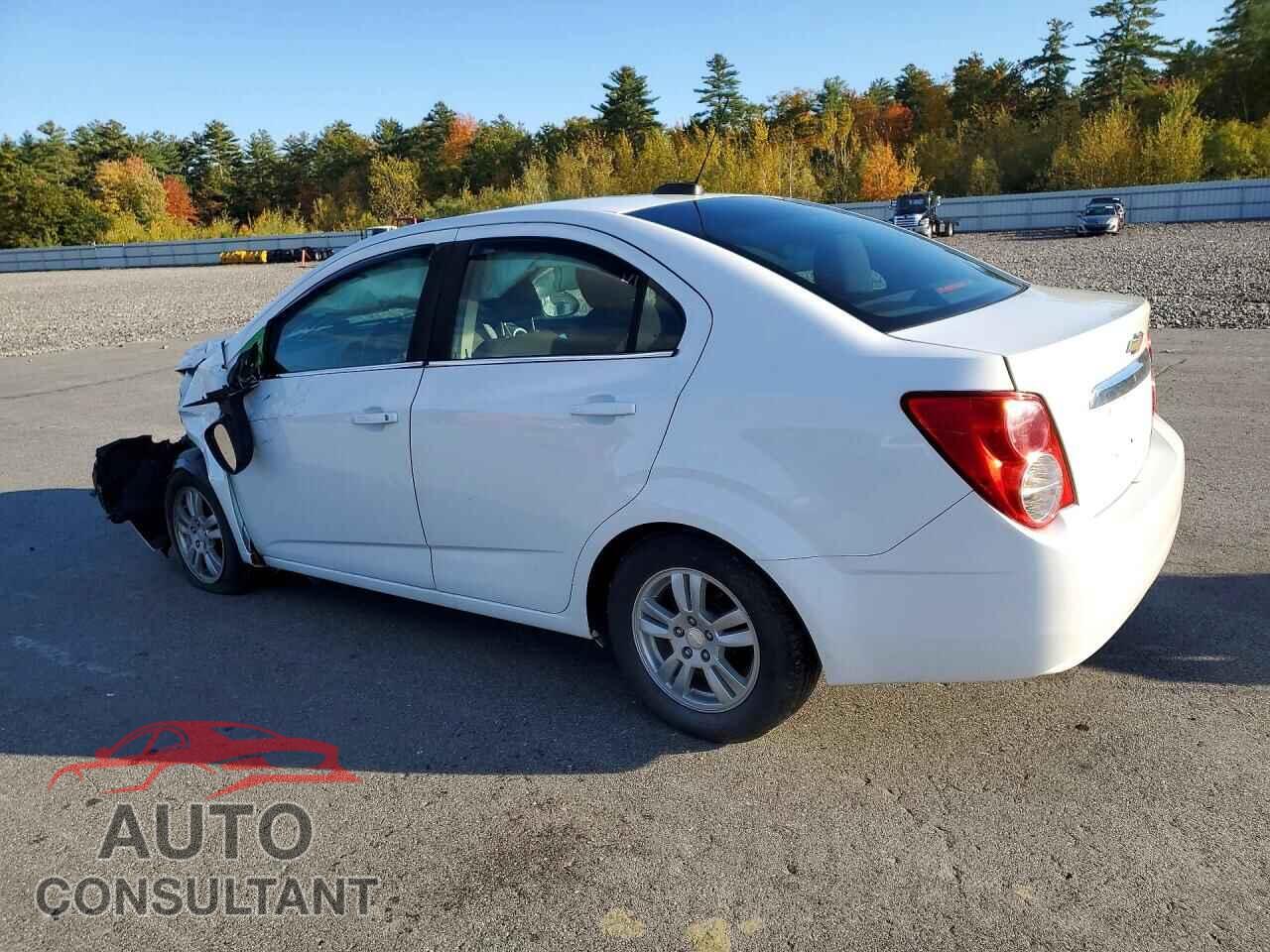 CHEVROLET SONIC 2015 - 1G1JD5SH7F4158564