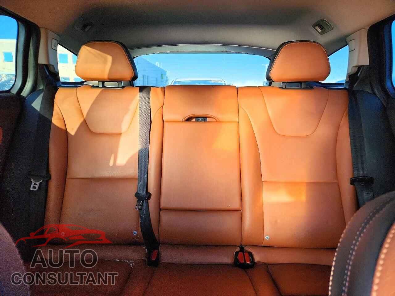 VOLVO V60 2015 - YV4612HM5F1000649