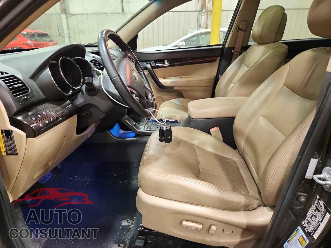 KIA SORENTO 2013 - 5XYKUDA28DG329193