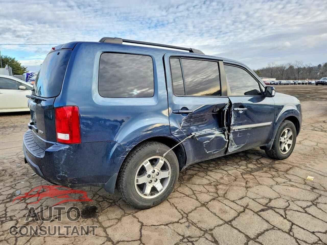 HONDA PILOT 2011 - 5FNYF4H90BB105511