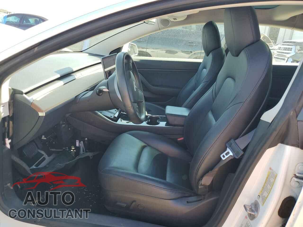 TESLA MODEL 3 2018 - 5YJ3E1EB0JF108572