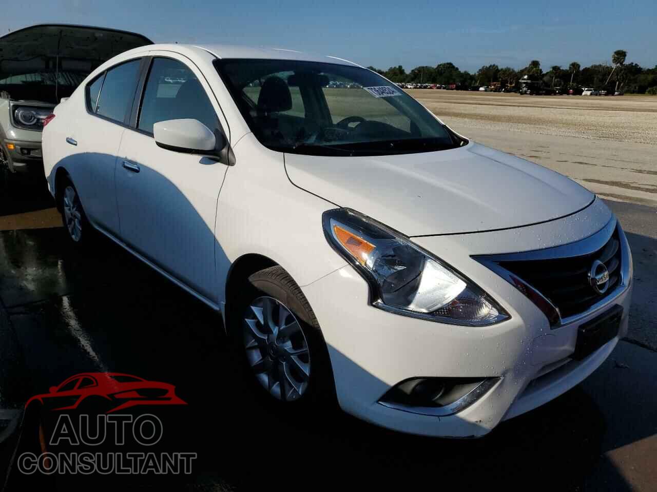 NISSAN VERSA 2019 - 3N1CN7AP3KL801856