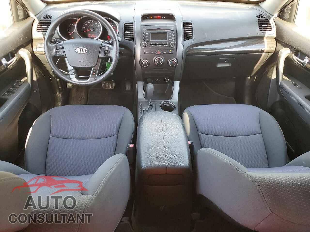 KIA SORENTO 2013 - 5XYKTCA68DG337083