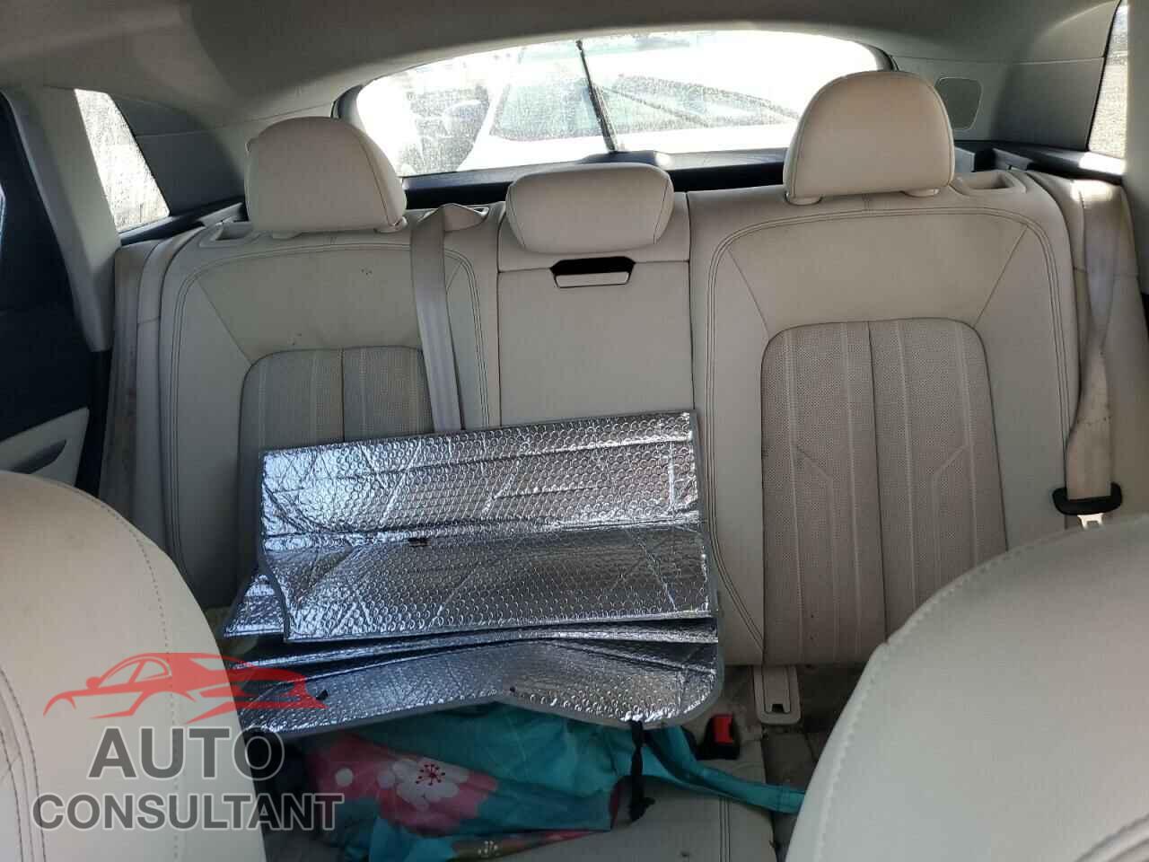 AUDI E-TRON 2019 - WA1LAAGE8KB012593