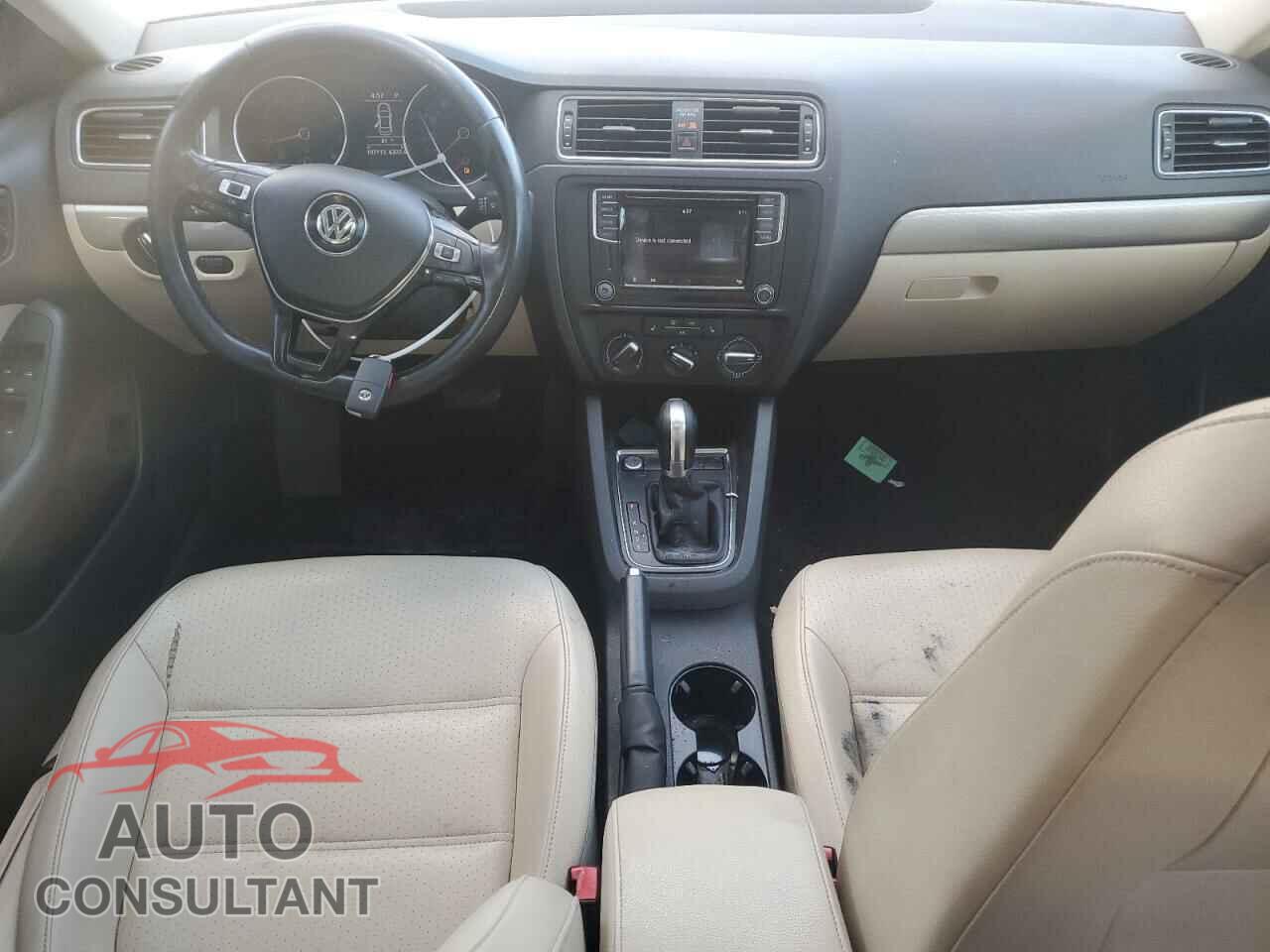 VOLKSWAGEN JETTA 2017 - 3VWDB7AJ7HM332079