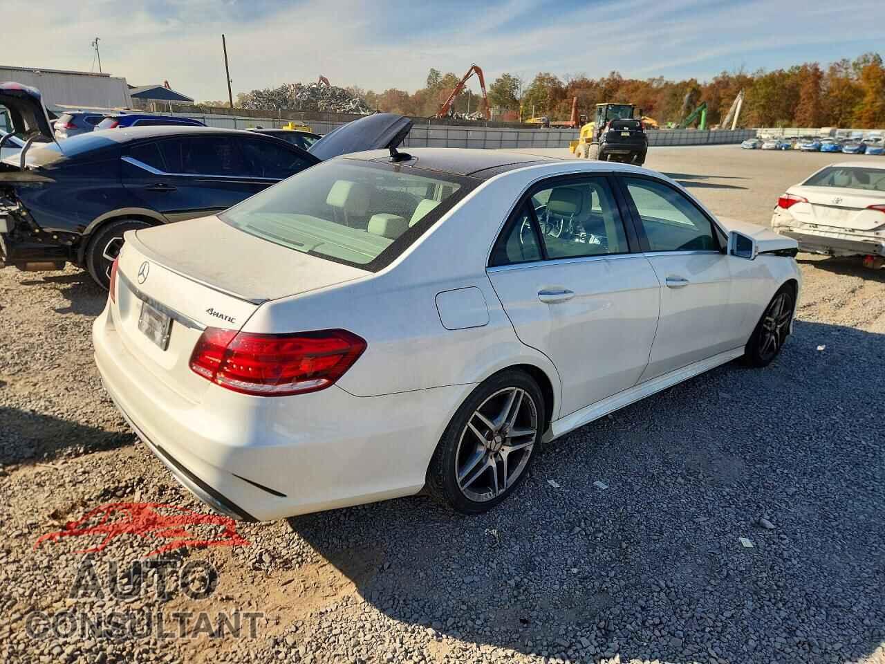 MERCEDES-BENZ E-CLASS 2015 - WDDHF8JB0FB160639
