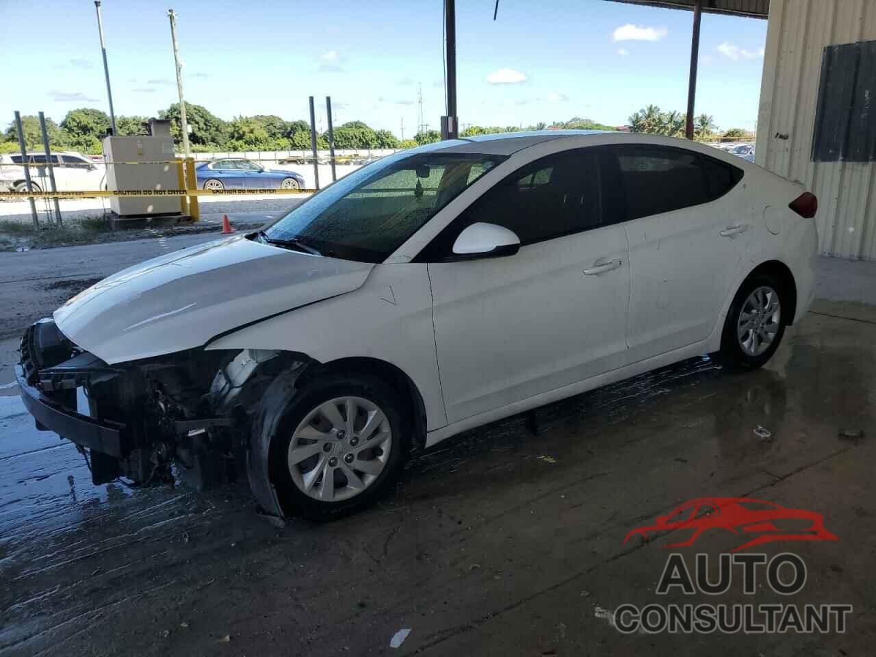 HYUNDAI ELANTRA 2018 - 5NPD74LF4JH388763